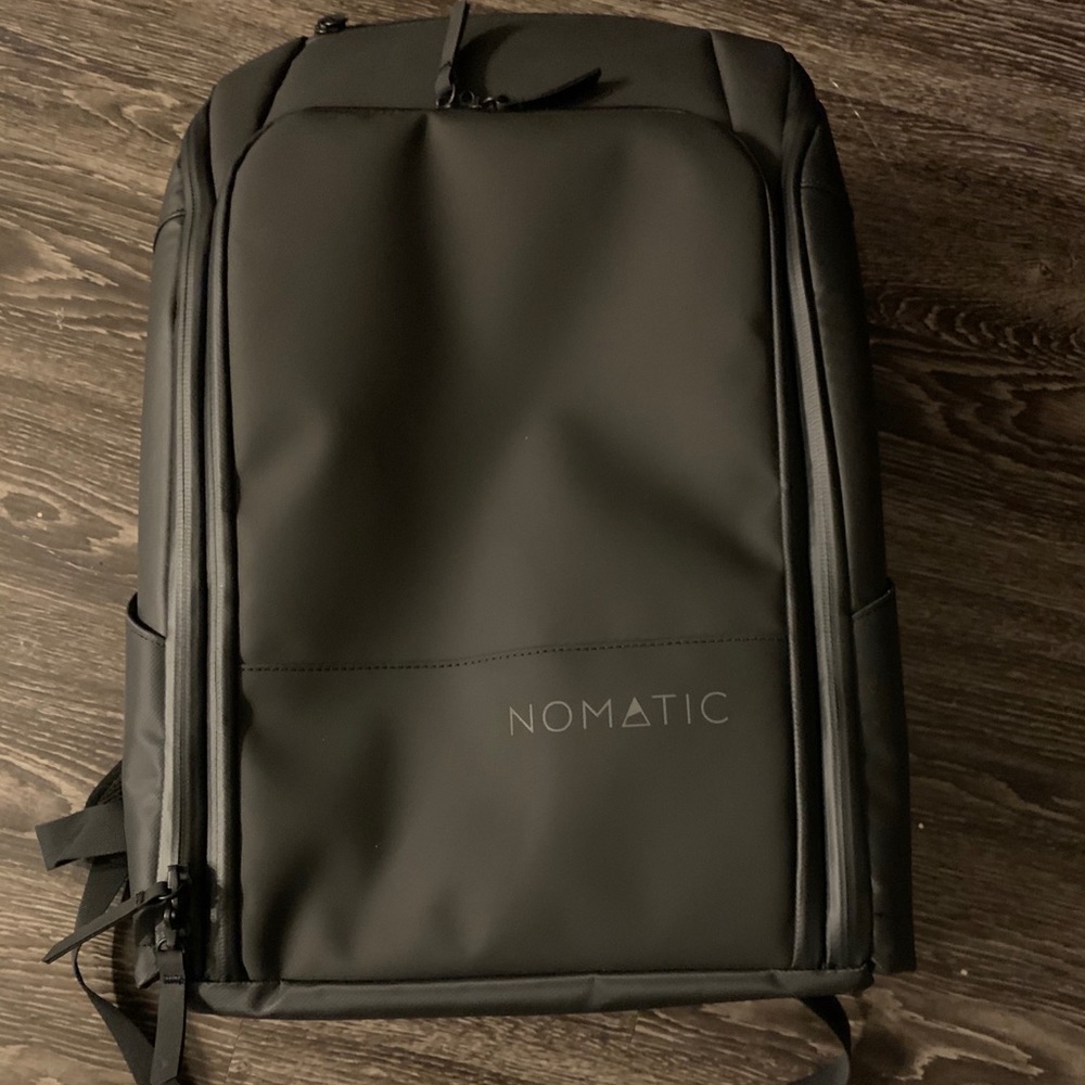 Updated brand new nomatic travel bag!